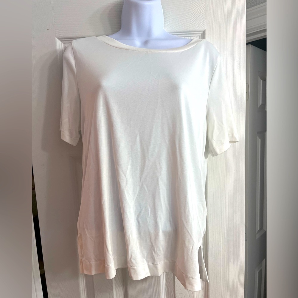 Casual white tee, size S